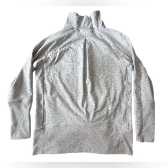 Lululemon High Lines Pullover
Heathered Core Ultra Light Grey - Picture 10 of 12